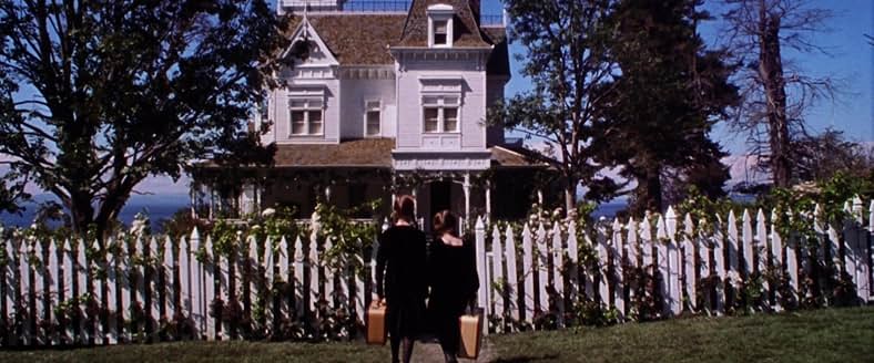 the owens family house in 1998 Practical Magic