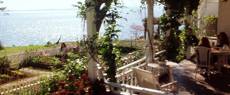 the owens family house in 1998 Practical Magic