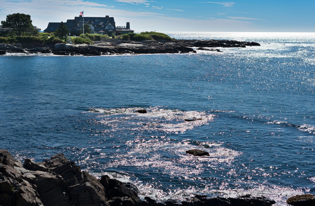 photo of coastal house in kennebunkport maine